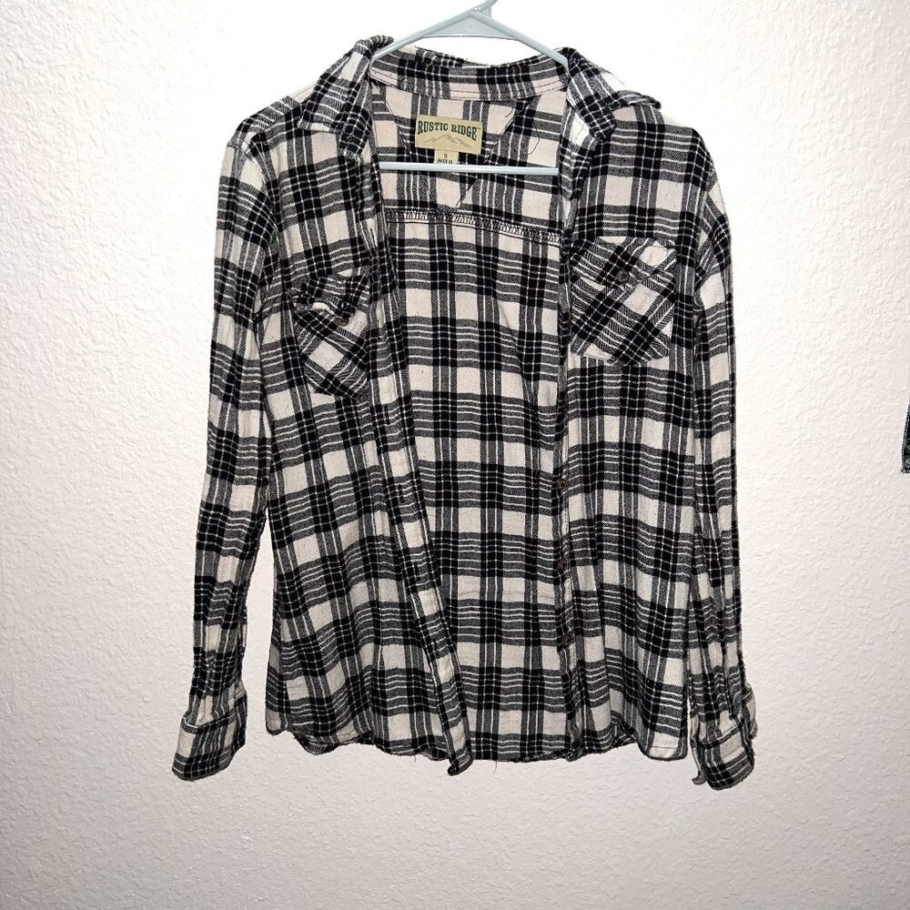 Rustic Ridge Black and White Womens plaid Flannel Size S